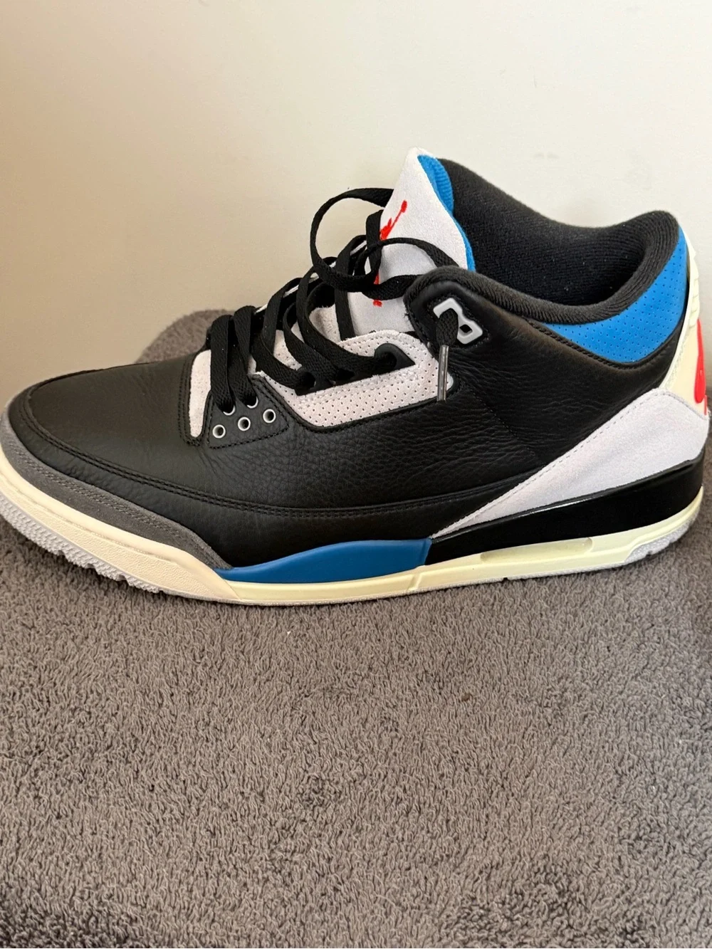Air Jordan 3 Retro OG “Rare Air” Black Blue Men’s size 11